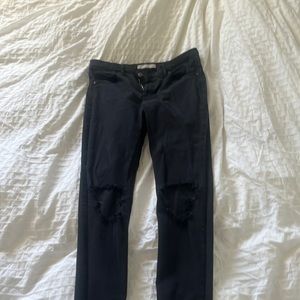 Black skinny jeans size W32 L32 good condition no damage to the jeans.